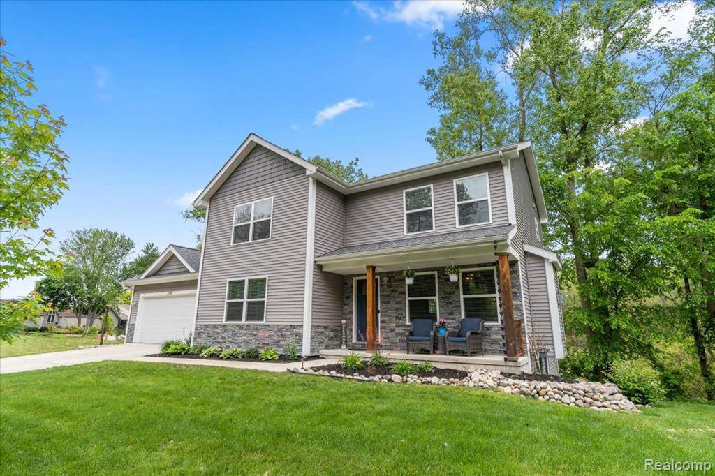 Wolverine Lake Vlg, MI 48390,2230 Briar Ridge