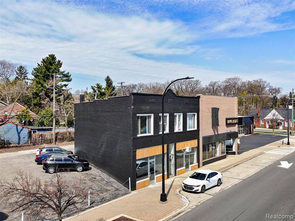 Ferndale, MI 48220,23525 WOODWARD Avenue