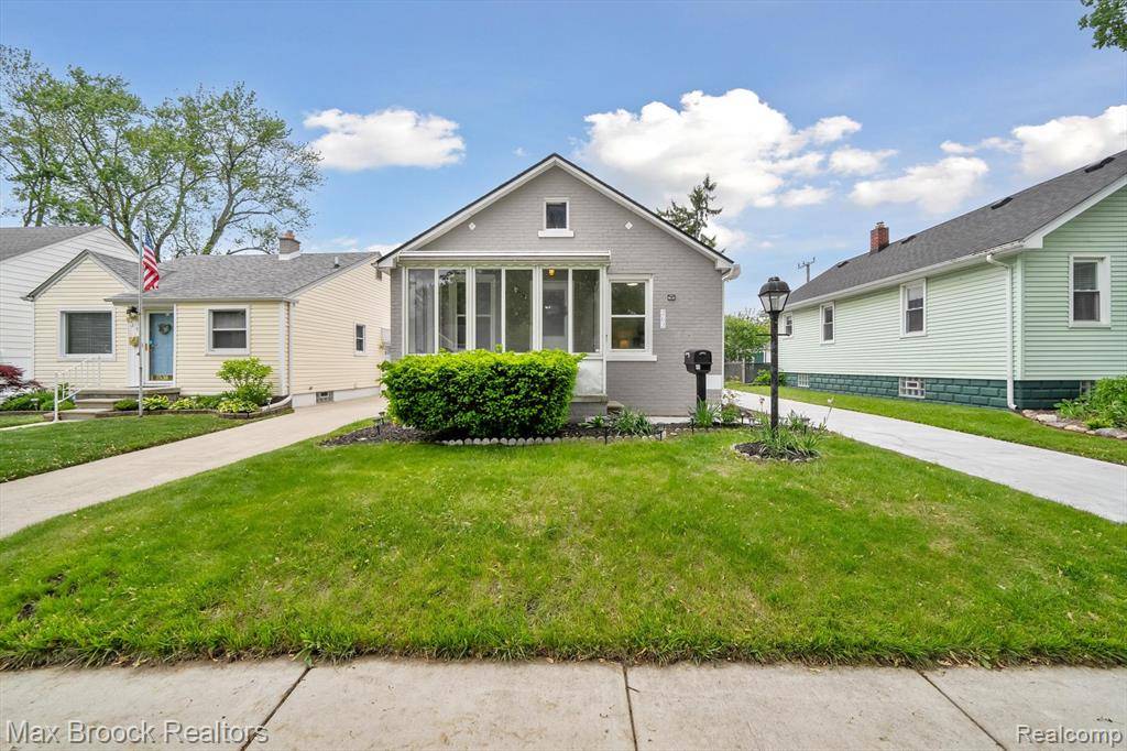 Clawson, MI 48017,262 W Tacoma Street