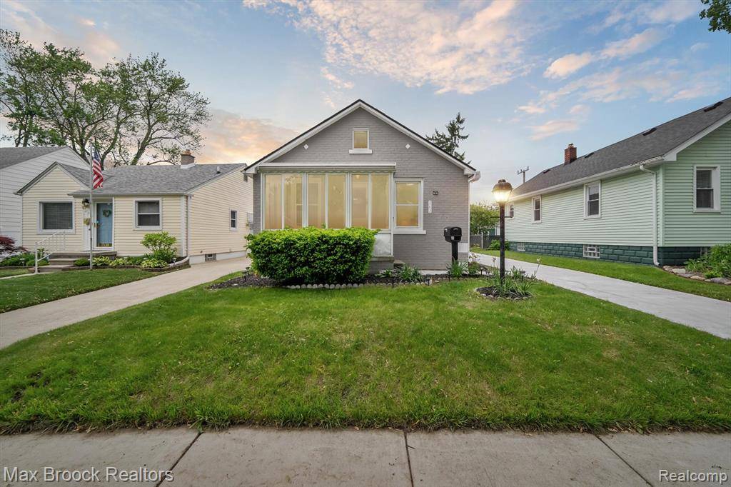Clawson, MI 48017,262 W Tacoma Street
