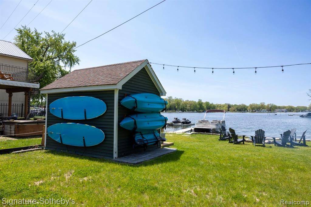 Genoa Twp, MI 48114,1716 S HUGHES Road