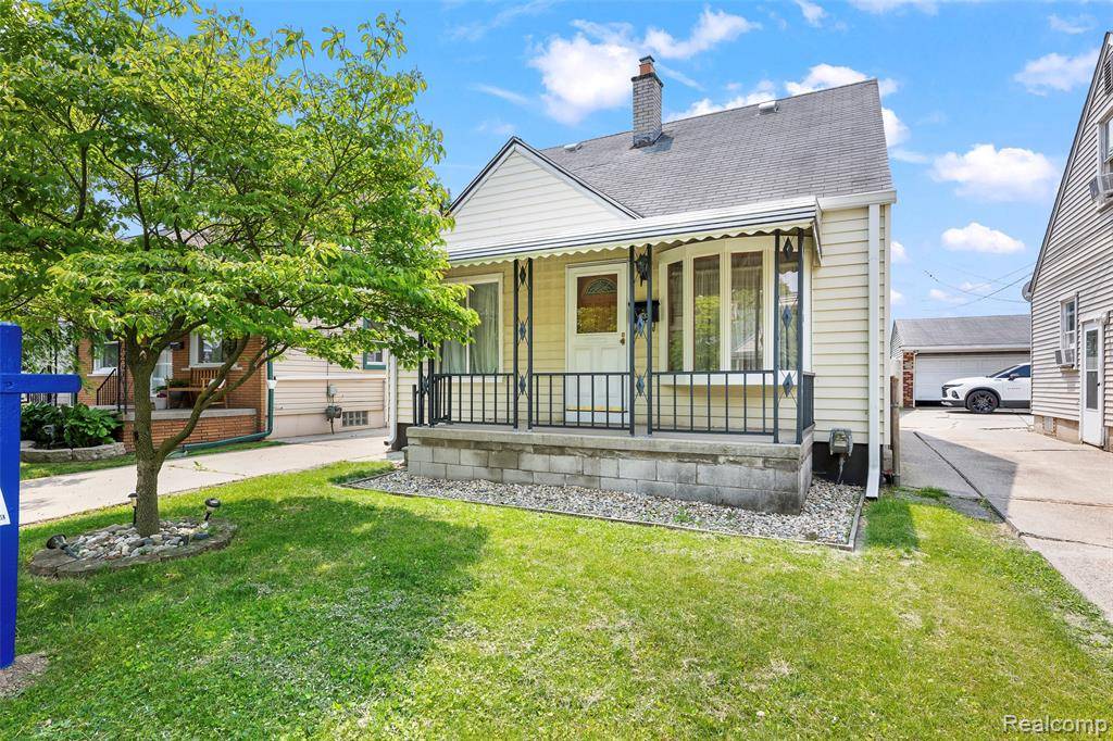 Lincoln Park, MI 48146,2359 Detroit Avenue