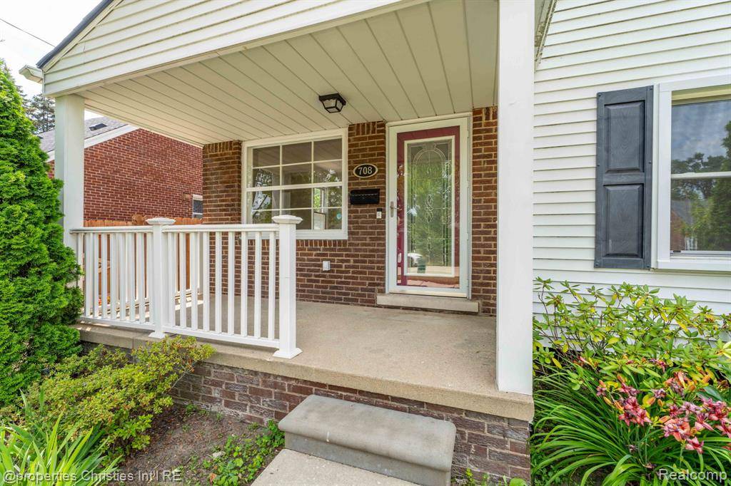 Royal Oak, MI 48067,708 S Minerva Avenue
