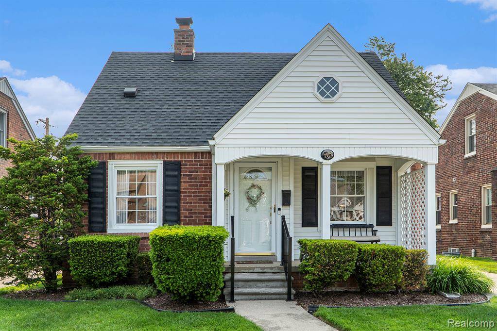 Dearborn, MI 48128,916 N Rosevere Avenue