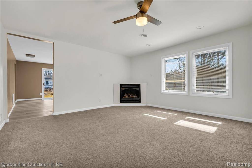 Farmington, MI 48336,21728 Jefferson Street