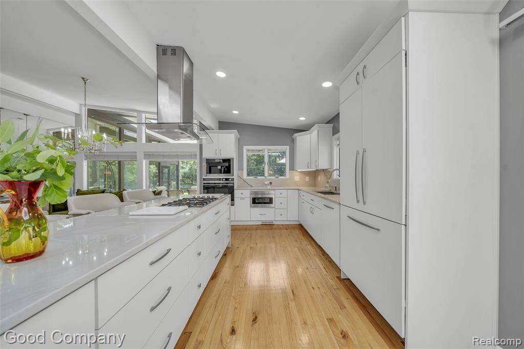 Franklin Vlg, MI 48025,30239 Hickory Lane