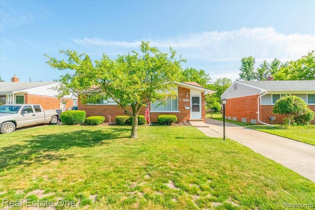 Westland, MI 48186,32622 Parkwood Street