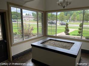 Rochester Hills, MI 48309,2375 WALTON Boulevard 8