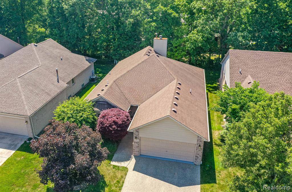 Clinton Twp, MI 48038,43221 Pointe Drive 57