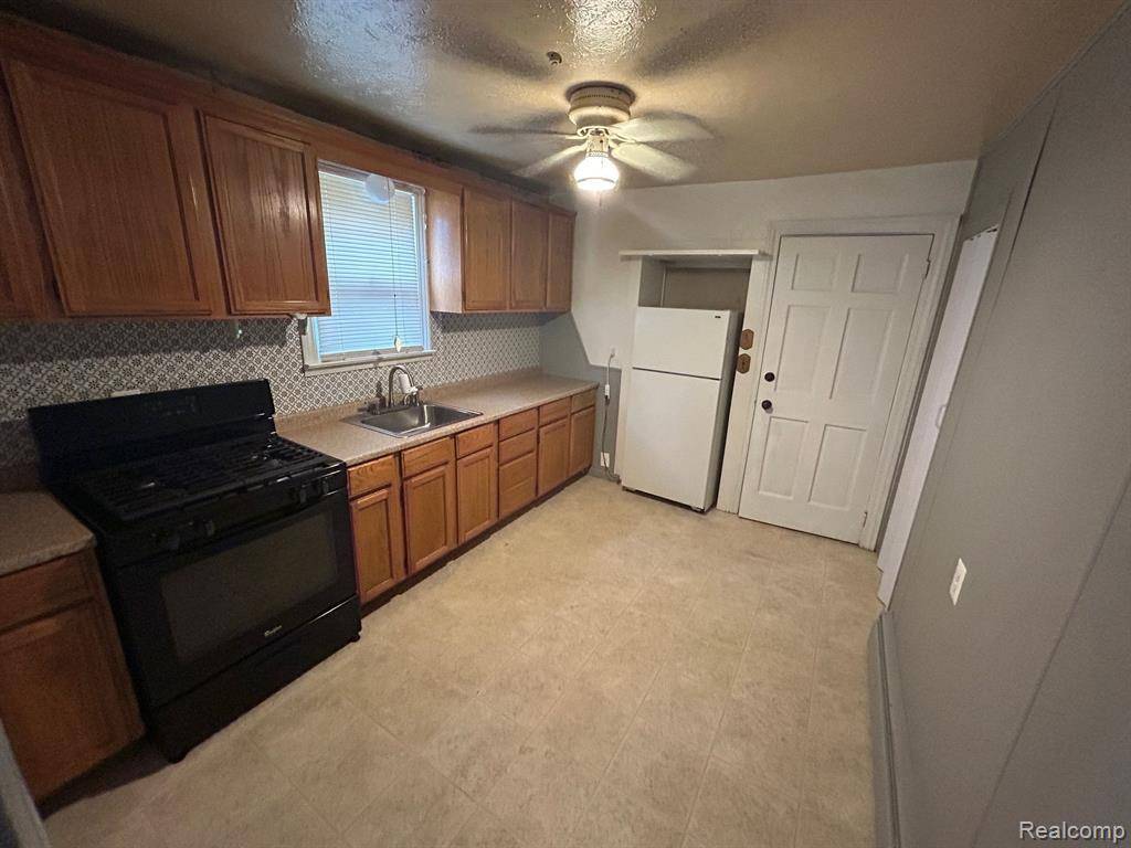 Redford Twp, MI 48240,18821 DALBY