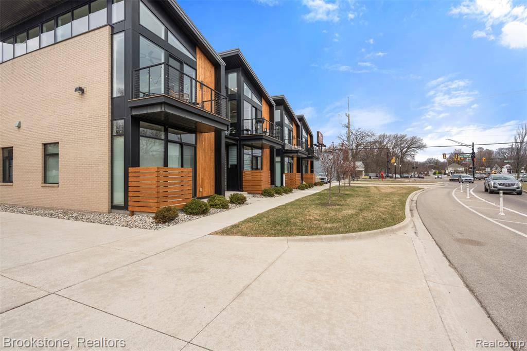 Ferndale, MI 48220,1711 Livernois Street 7