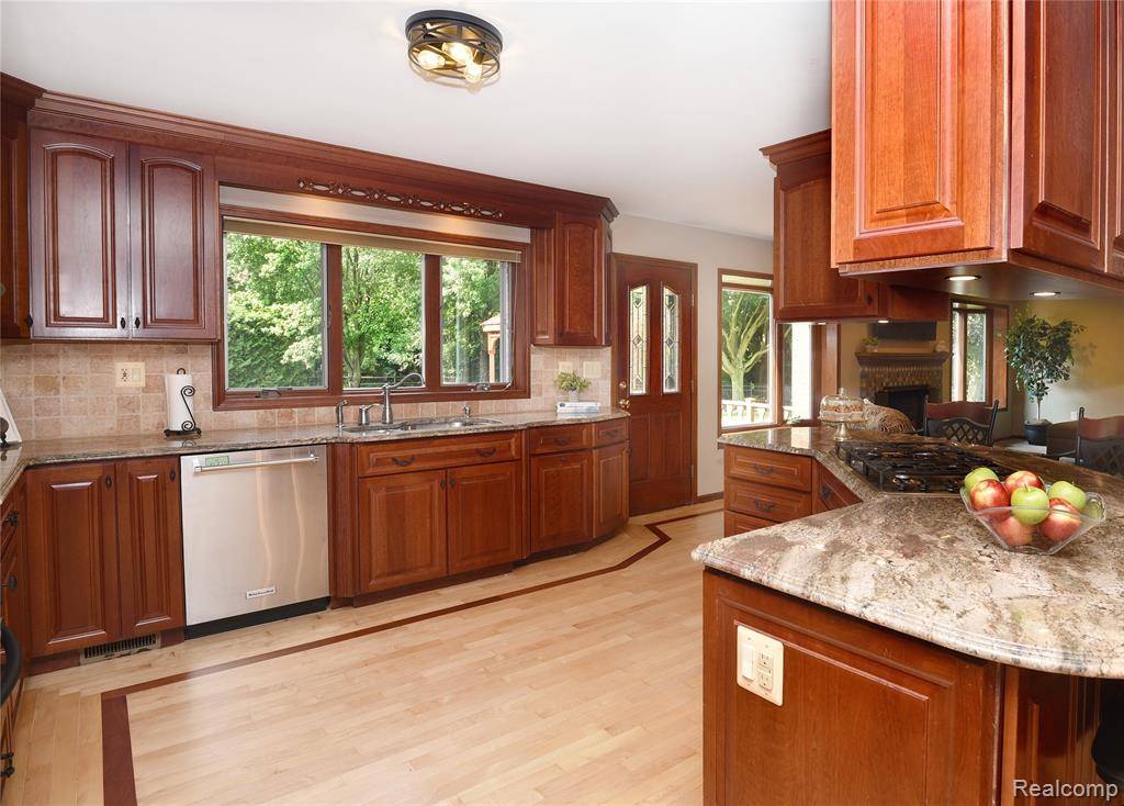 Troy, MI 48085,960 Eckford Drive