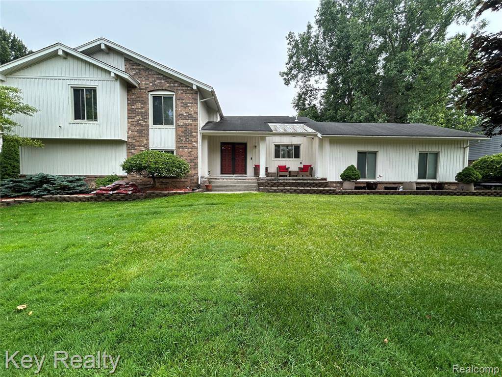 Farmington, MI 48331,34423 Lakehurst Drive
