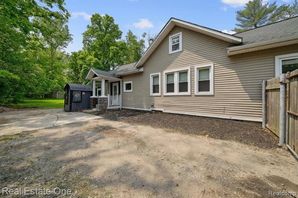 Grosse Ile Twp, MI 48138,8921 Lake Road