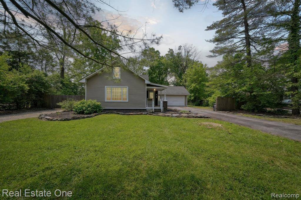 Grosse Ile Twp, MI 48138,8921 Lake Road