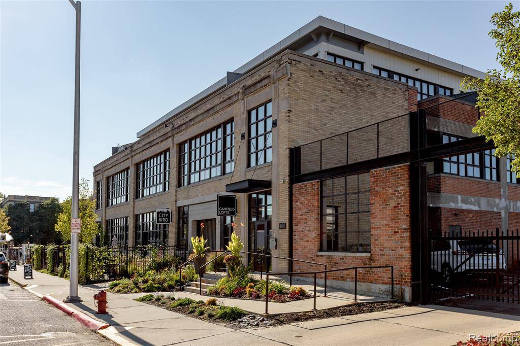 Detroit, MI 48201,460 W Canfield Street Loft 207/ Unit 16