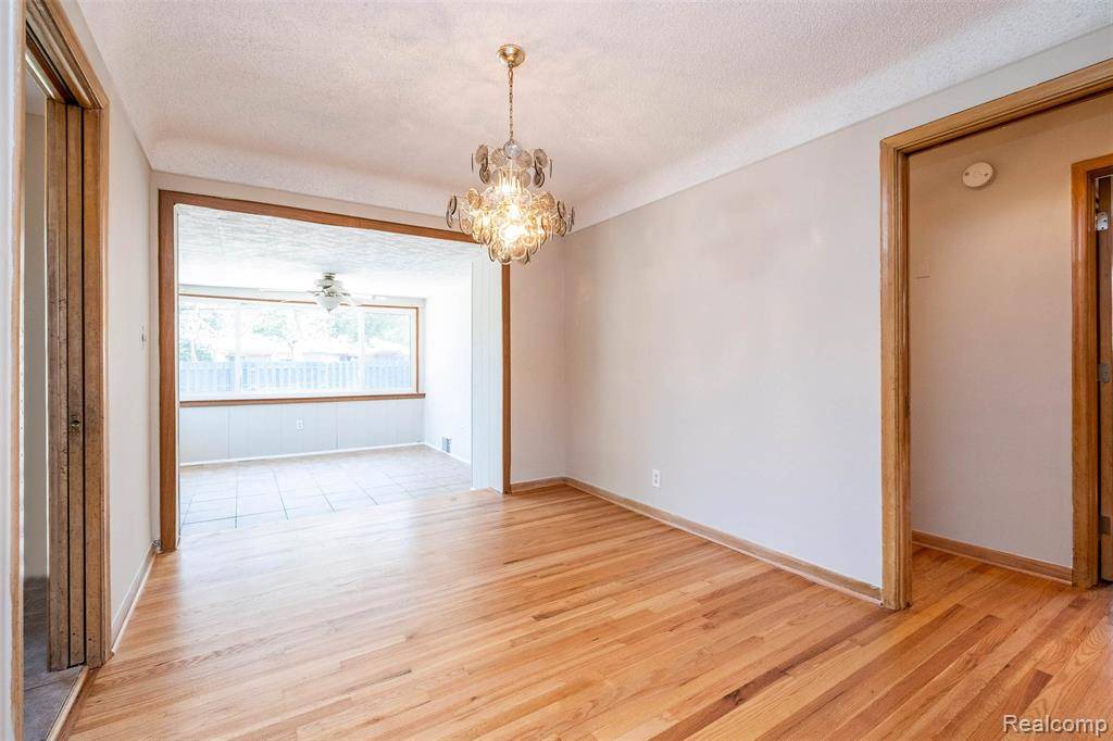 Oak Park, MI 48237,21710 Parklawn Street