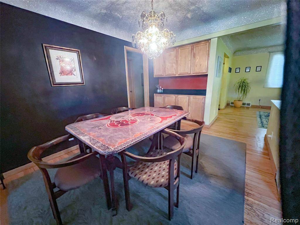 Oak Park, MI 48237,21710 Parklawn Street