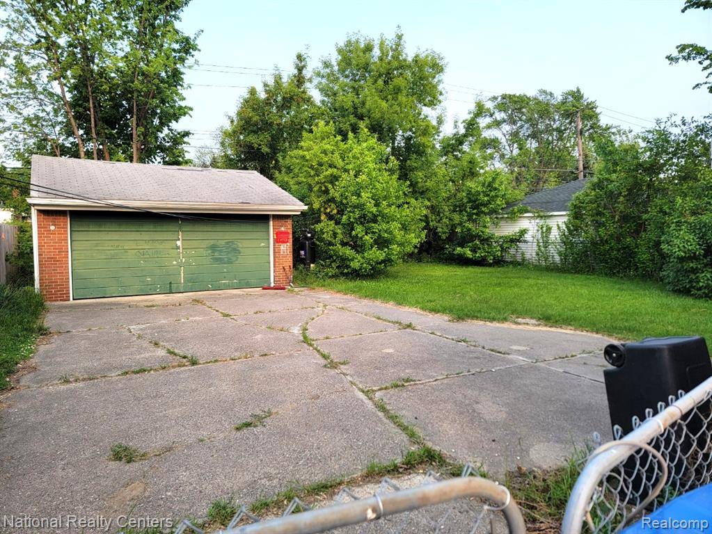 Warren, MI 48093,8567 Francine Street