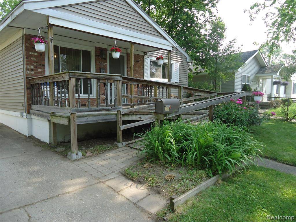 Pontiac, MI 48340,220 W Yale Avenue