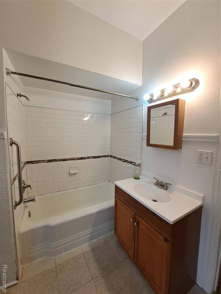 Wyandotte, MI 48192,85 Perry Place
