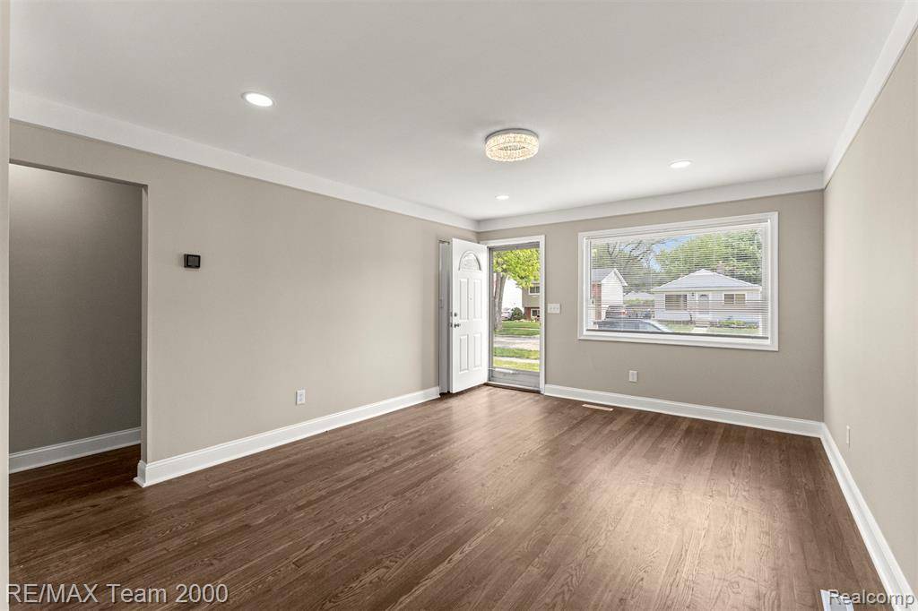 Dearborn Heights, MI 48125,4652 Raymond Avenue