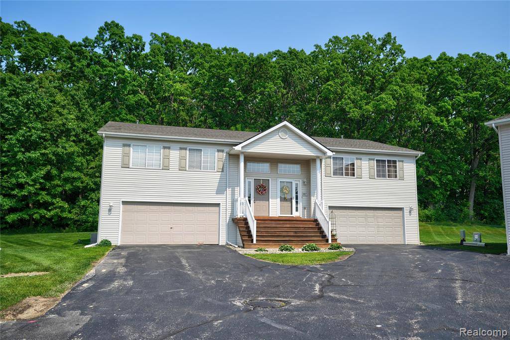 Grand Blanc, MI 48439,1015 Timber Ridge Court