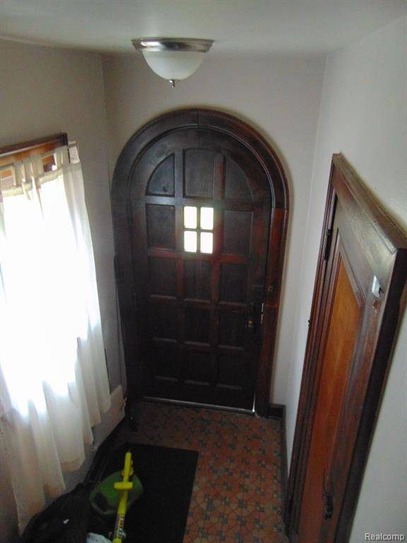 Pleasant Ridge, MI 48069,22 WOODWARD HEIGHTS (upper unit) Boulevard