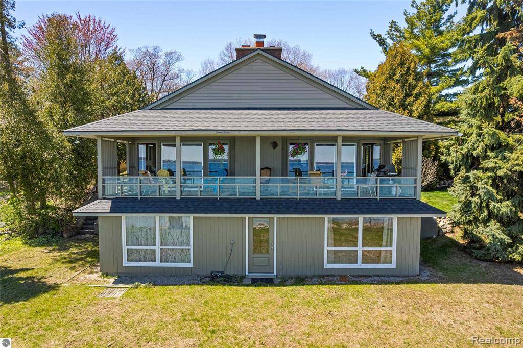 Peninsula Twp, MI 49686,9428 Center Road