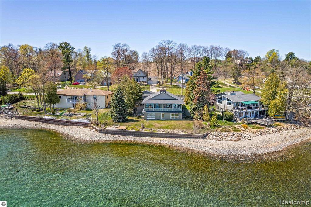 Peninsula Twp, MI 49686,9428 Center Road