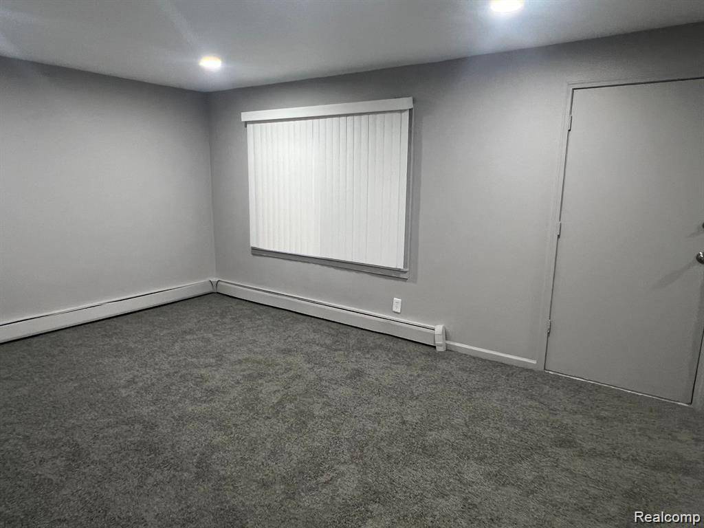 Westland, MI 48186,31927-31929 CALHOUN