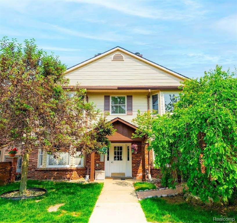 Grosse Ile Twp, MI 48138,8597 Mathias Drive #37