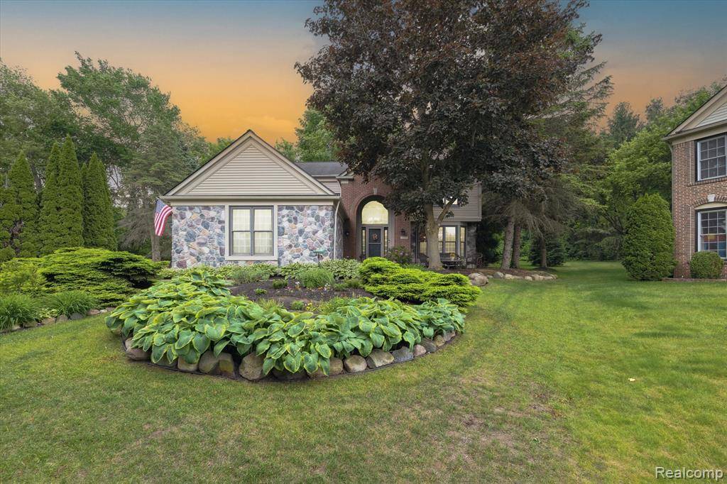 Orion Twp, MI 48359,3753 Rolling Hills Road