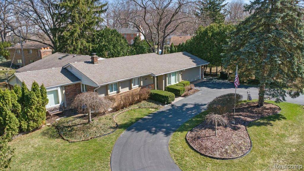 West Bloomfield Twp, MI 48324,5080 KITSON Lane