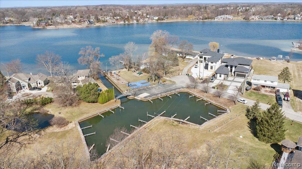 West Bloomfield Twp, MI 48324,5080 KITSON Lane