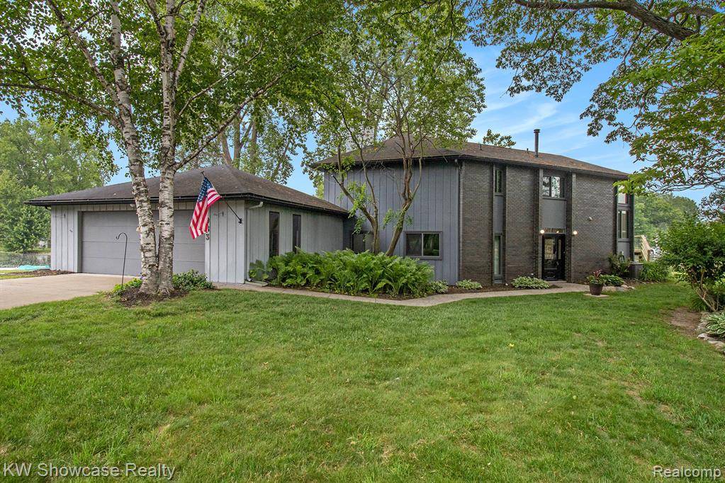 White Lake Twp, MI 48383,983 ARTDALE