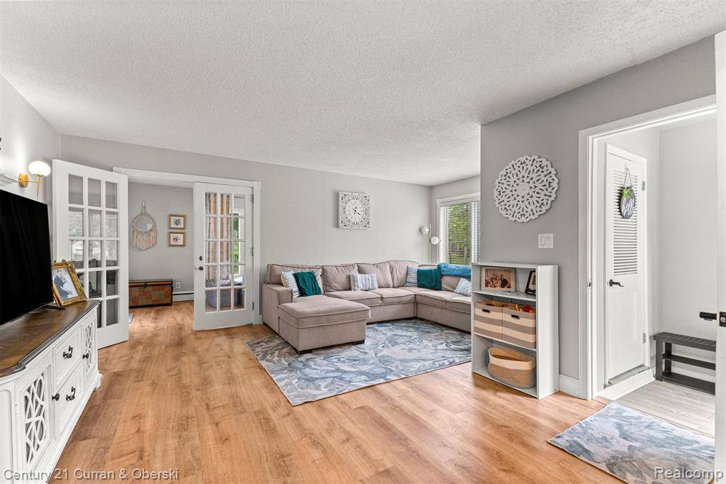Livonia, MI 48152,29118 Clarita Street