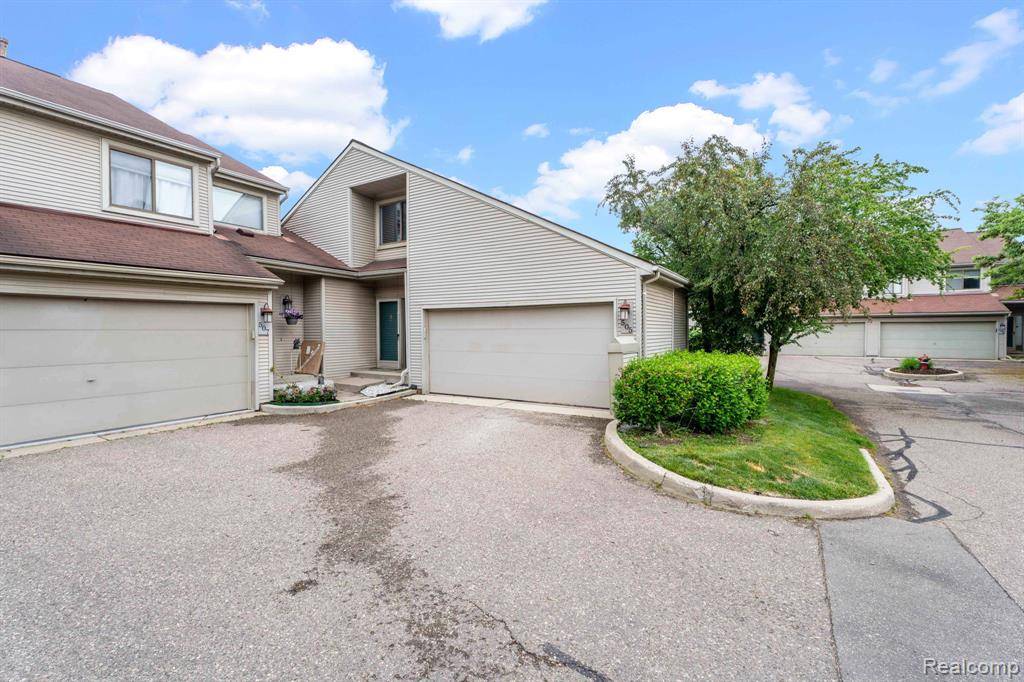Rochester Hills, MI 48307,505 Plymouth Court