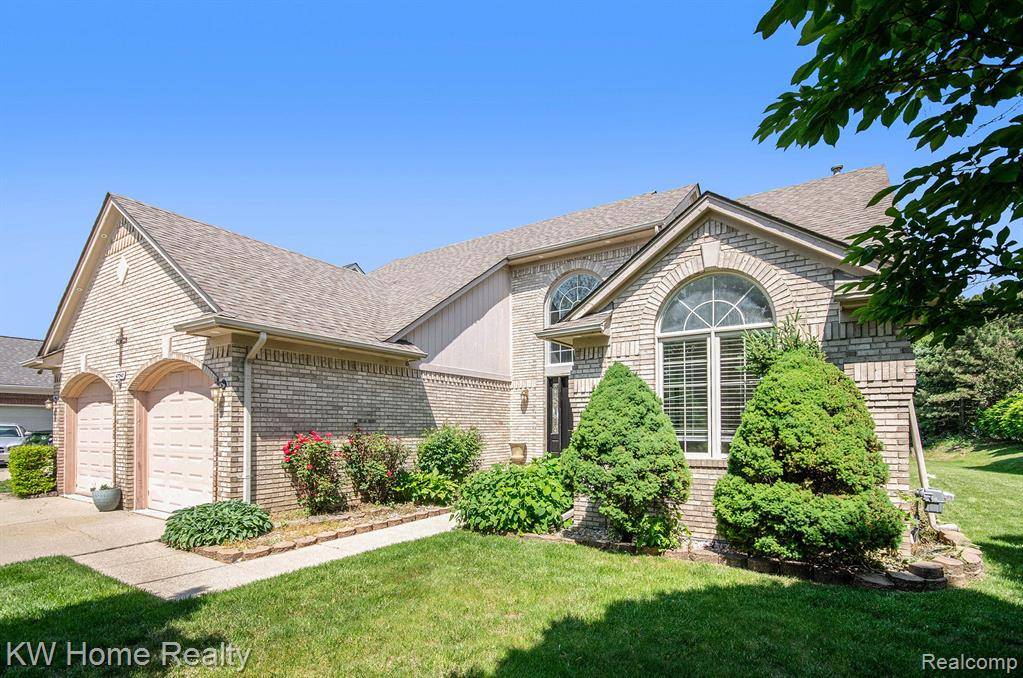 Shelby Twp, MI 48315,47040 W Wayford Drive