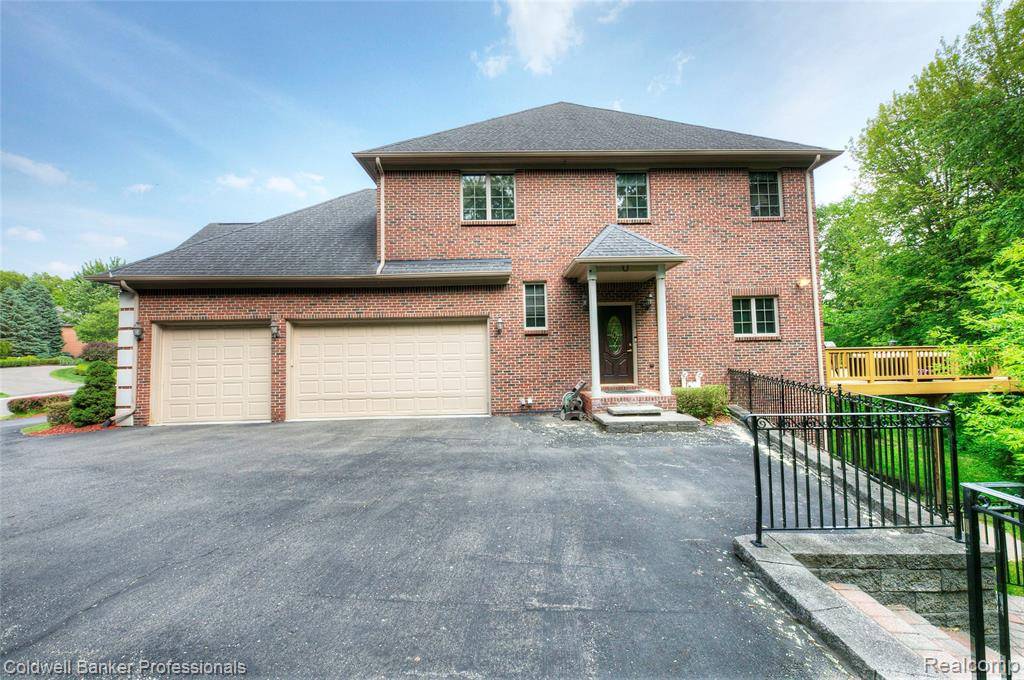 West Bloomfield Twp, MI 48323,4546 Forest Edge Lane