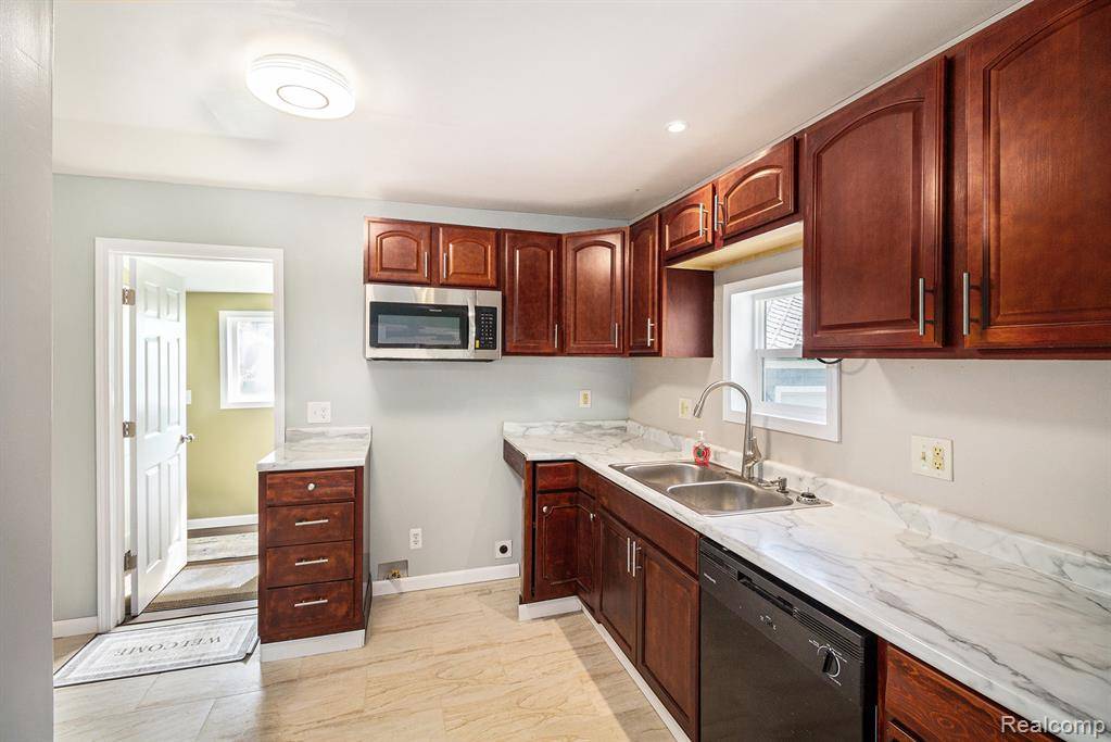 Flint Twp, MI 48532,2105 Eberly Road