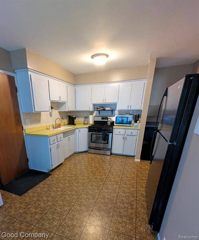 Warren, MI 48088,32712 Columbus Drive