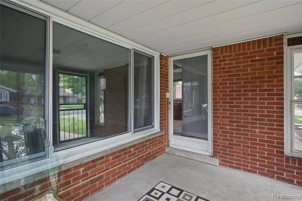 Dearborn Heights, MI 48127,5734 Hubbell Street