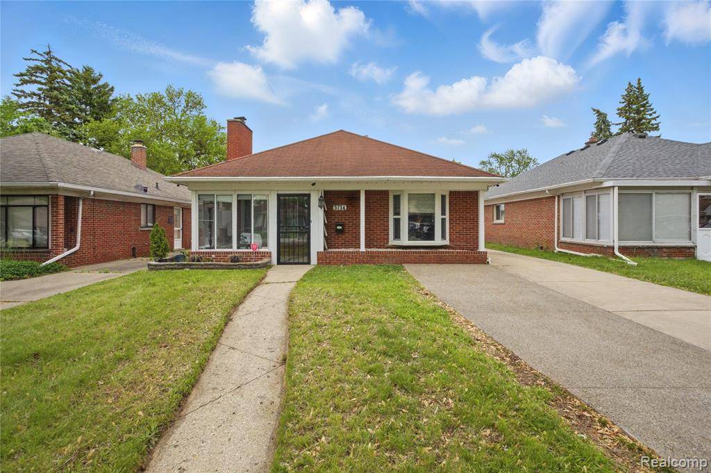 Dearborn Heights, MI 48127,5734 Hubbell Street