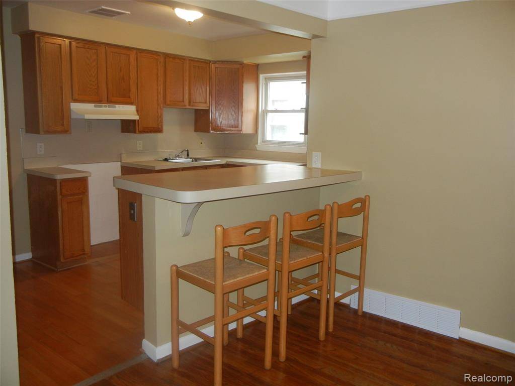 Redford Twp, MI 48239,13584 Fenton