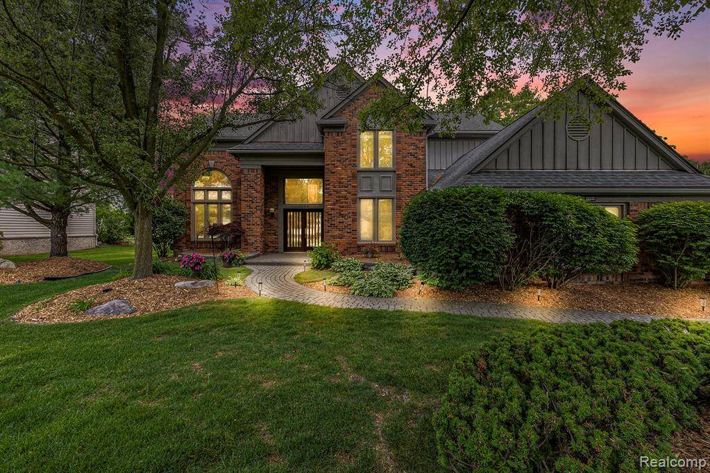 West Bloomfield Twp, MI 48322,5064 Silverwood Drive