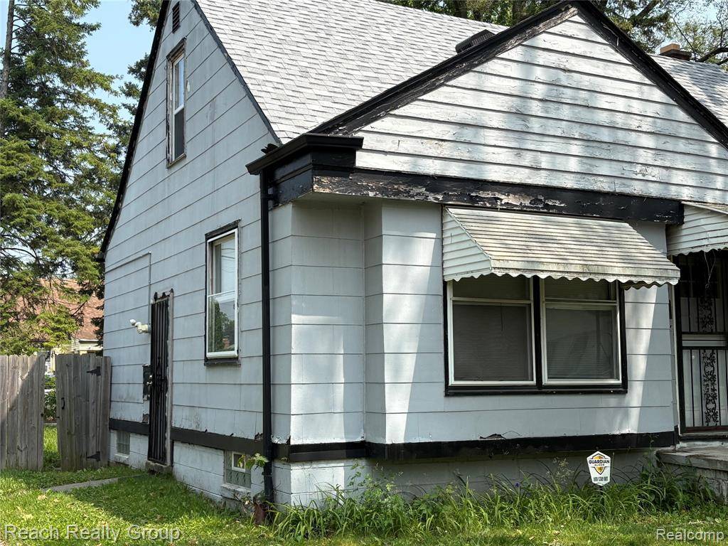 Detroit, MI 48235,19512 MONTROSE