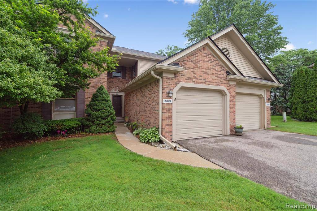 Farmington Hills, MI 48331,29865 Indian Trail 107