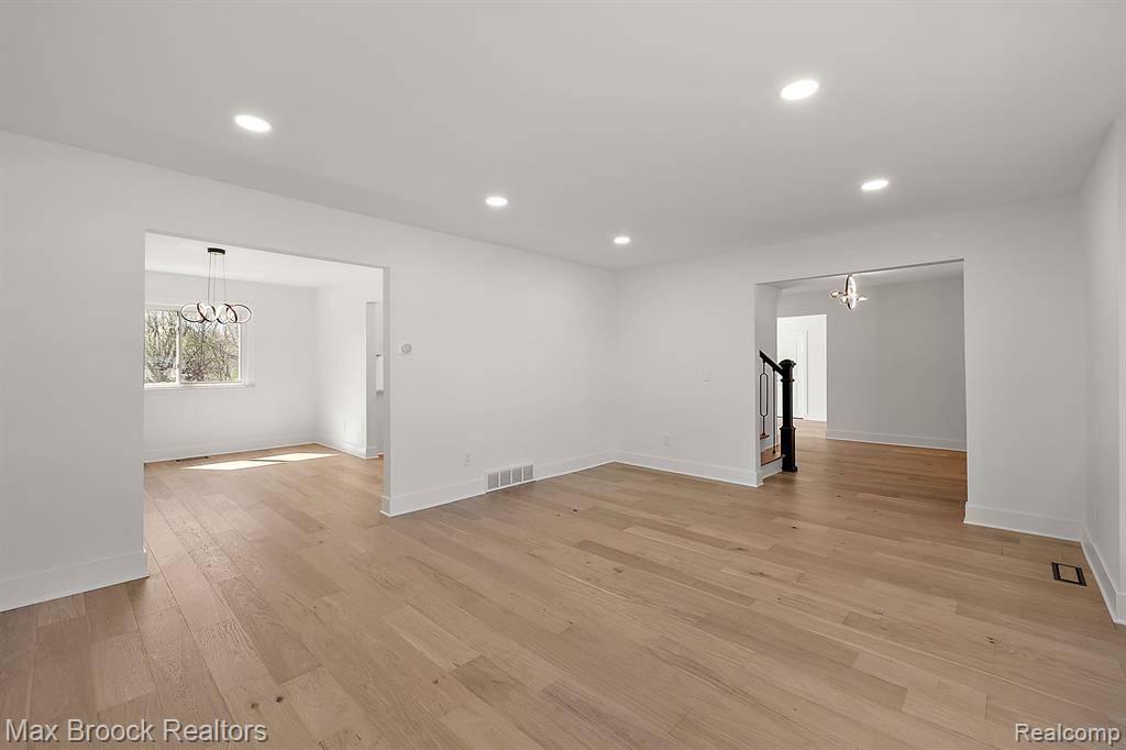 West Bloomfield Twp, MI 48322,6212 BUXTON Drive