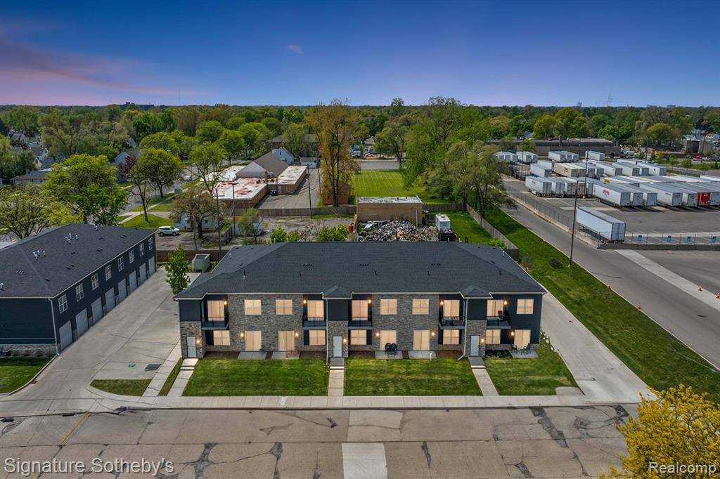 Hazel Park, MI 48030,1251 E Woodward Heights Boulevard